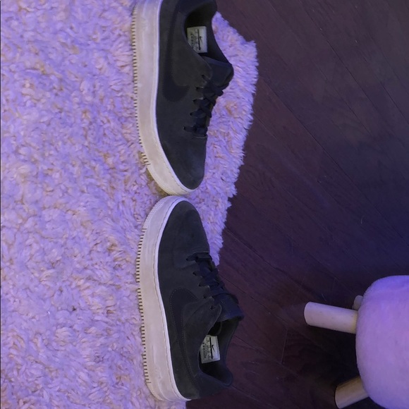 Nike women’s air force 1 platforms - Picture 2 of 5